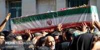 تصاویری از تشییع پیکر سجاد منصوری و حمزه جهاندیده/ شهدای پدافند هوایی ارتش روی دستان مردم و همرزمانشان