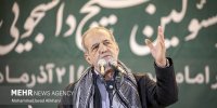 تصاویر مسعود پزشکیان با چفیه بر گردن /سردار سلیمانی هم بود