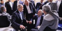 تصاویری متفاوت از عیادت پزشکیان از جانبازان اعصاب و روان/ بوسه رئیس جمهور بر پیشانی یک جانباز