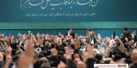 عکسی از حدیث معنادار نصب شده در محل دیدار امروز رهبری/ دشمن نزدیک می‌شود تا غافلگیر کند