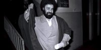 عکسی از اقامه نماز رهبری بر پیکر سید احمد خمینی/ ناطق نوری و هاشمی رفسنجانی هم بودند