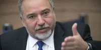 اعتراف لیبرمن: بدون رادارهای آمریکایی و اطلاعات آنها، مقابله با حمله ایران ممکن نبود