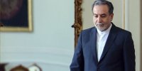 تصاویری از دیدار عراقچی و رئیس بنیاد شهید با خانواده شهید امیرعبداللهیان