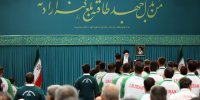 هدیه ارزشمند رهبر انقلاب در دست ساره جوانمردی | عکس