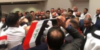 درگیری شدید فیزیکی نمایندگان عراقی در پارلمان + ویدئو