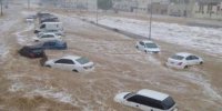 غرق شدن خودروها در خیابان های آنکارا ! | ویدئو
