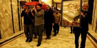 اقامه نماز بر پیکر شهید نیلفروشان به امامت نماینده آیت الله سیستانی | ویدئو