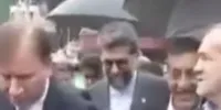 پزشکیان ناراحت شد | روی سر من چتر نگیرید | اگر همه زیر باران خیس می‌شوند من هم باید خیس شوم