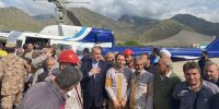 آخرین تصویر از وزیر امور خارجه با کارگران پروژه ترانزیتی ارس