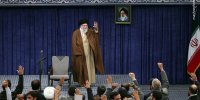 فاصله محسوس نگاه خودمان با رهبری