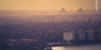 رود نیل و اهرام ثلاثه مصر در یک قاب