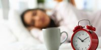 چه بخوریم تا بهتر بخوابیم؟/ ۵ ماده غذایی برای داشتن یک خواب راحت