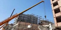 حادثه وحشتناک در خیابان حافظ / سقوط جرثقیل در ساختمان شهرداری