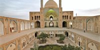 راهنمایان گردشگری کاشان دست از کار کشیدند | پای یک مسئول در میان است؟