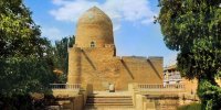پرتاب کوکتل مولوتف به یک مقبره باستانی در همدان | ضبط تصاویر موتورسواران ناشناس توسط دوربین‌های مداربسته