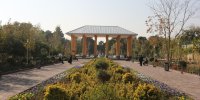گشت و گذار در خانه بزرگ آقا