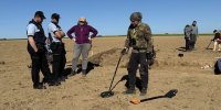 این زن کوهنورد اتفاقی هزاران سکه طلا پیدا کرد! + عکس