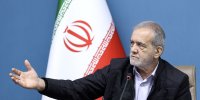 پزشکیان باز هم چفیه به گردن انداخت + عکس