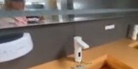 ببینید | واکنش یک بلاگر آلمانی از یک سرویس بهداشتی بین راهی در نجف آباد اصفهان
