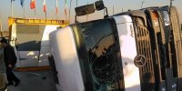 ببینید | واژگونی تریلی حامل گندم در جاده نهبندان - زاهدان