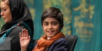 ببینید | احساساتی شدن رایان سرلک با شنیدن صدای پدر و مادرش