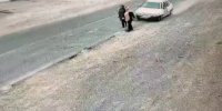 ببینید | لحظه دلخراش زیر گرفتن عمدی دو زن توسط راننده پریاد در بازیارکلا از توابع شهرستان نوشهر