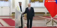 ببینید | مراسم استقبال رسمی از رئیس امارات متحده عربی در کاخ کرملین