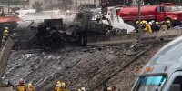 ببینید | لحظه ترسناک پخش گاز مایع وسط اتوبان در پی تصادف کامیون حامل گاز