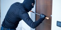 ببینید | سرقت ناکام یک دزد و سقوط از برج
