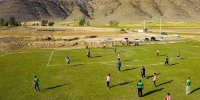 عکس | زمین فوتبال خارق العاده در روستای کمزار در کشور عمان