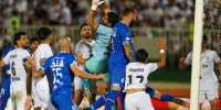 مدال قهرمانی استقلال بر گردن داور؛ ملوانی ها دست بردار نیستند!