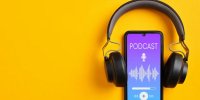 اینفوگرافیک | کدام سن و تحصیلات بیشتر پادکست گوش می‌دهند؟