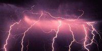 عکس | ثبت لحظه بی‌نظیر صاعقه شدید در تنکابن