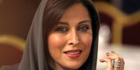 تصاویر | تیپ و چهرۀ مهتاب کرامتی در جمع والیبالیست‌ها در سال ۹۵