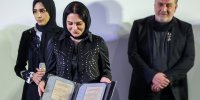 تصاویر | مراسم تقدیر از سلاف فواخرجی بازیگر خارجی فیلم «سرزمین فرشته‌ها» با حضور چمران، زاکانی و دبیر جشنواره فجر