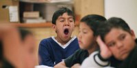 ناترازی در تصمیم‌گیری؛ کودک نمی‌تواند ۶ صبح در کلاس درس بنشیند/ محققان می‌گویند کار مدارس نباید زودتر از ساعت ۸:۳۰ صبح آغاز شود