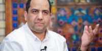 اجازه ندادند فارغ‌التحصیل دانشگاه پرینستون در شریف تدریس کند؛ از او یک عکس پیدا کرده بودند که با چند دختر و پسر در آمریکا کافه رفته بود