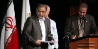 پیکر احمد وثوق احمدی در قطعه هنرمندان آرام می‌گیرد