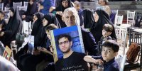 تجلیل جبلی از خانواده‌ شهدای جنگ تحمیلی ۱۲ روزه