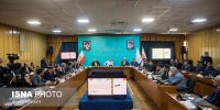 انتقاد روزنامه اطلاعات از مصوبه دولت برای افزایش تعرفه گمرکی: جوان ایرانی نباید خودرو و موبایل و لپ‌تاپ خوب داشته باشد؟