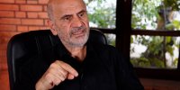 فرشاد مومنی: ۴۰ تا ۶۰ درصد سود بانک‌ها  از طریق بازی با نرخ ارز است 