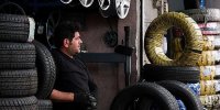 توزیع روغن و لاستیک ارزان آغاز شد/ این گروه برای خرید اقدام کنند!