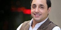 رامبد جوان وقتی می خواهد تمرکز کند، روی تخت دراز می کشد و با مراجعانش حرف می زند!