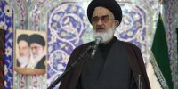 امام جمعه قم: آمریکا گزینه ای جز مذاکره با ایران ندارد/ گوش دادن مدام تحلیل های ضدانقلاب به معنی پذیرش ضمنی آنهاست/ همگان گوش به فرمان رهبری باشند