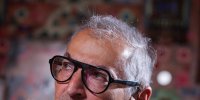 زیباکلام: دولت اگر سرمایه اجتماعی نداشته باشد ناچار است"کاسه چه کنم" دستش بگیرد/ تندروها حاضر نیستند قبول کنند که مشکل کشور، خودشان هستند