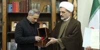 اهدای انگشتر شهید سلیمانی به موزه شهدای حشدالشعبی