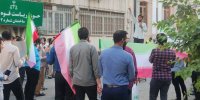 تصاویری از تجمع کم تعداد تندروها علیه توافق با آژانس/ کنایه به دبیر شورای عالی امنیت ملی، مقابل دبیرخانه شورا!