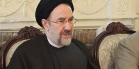 تصاویری از قرائت نماز میت توسط سید محمد خاتمی در مراسم تشییع پیکر مرحوم جماعتی