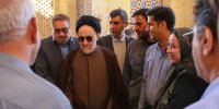 گفت و گوی جالب بین خاتمی و یک خانم مسن در مورد فتوای امام برای دست دادن زن و مرد + تصویر و جزئیات
