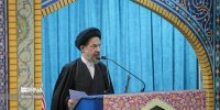 ابوترابی‌فرد در نماز جمعه تهران: باید جوانانی که در معرض آسیب‌اند را از دستان توطئه‌گران آزاد کنیم/ تا پیروزی نهایی کنار رهبر معظم انقلاب ایستاده‌ایم